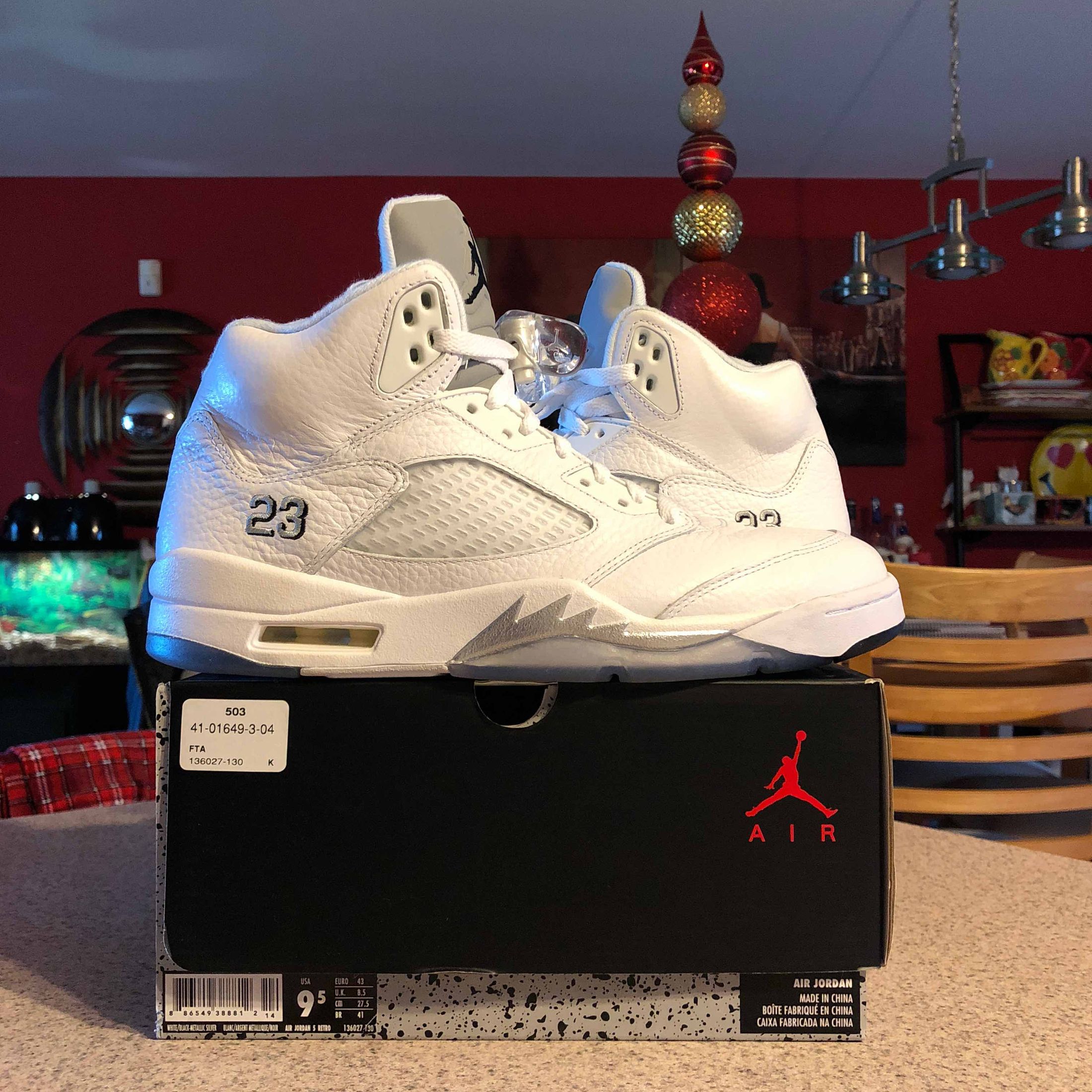 jordan 5 metallic white outfit