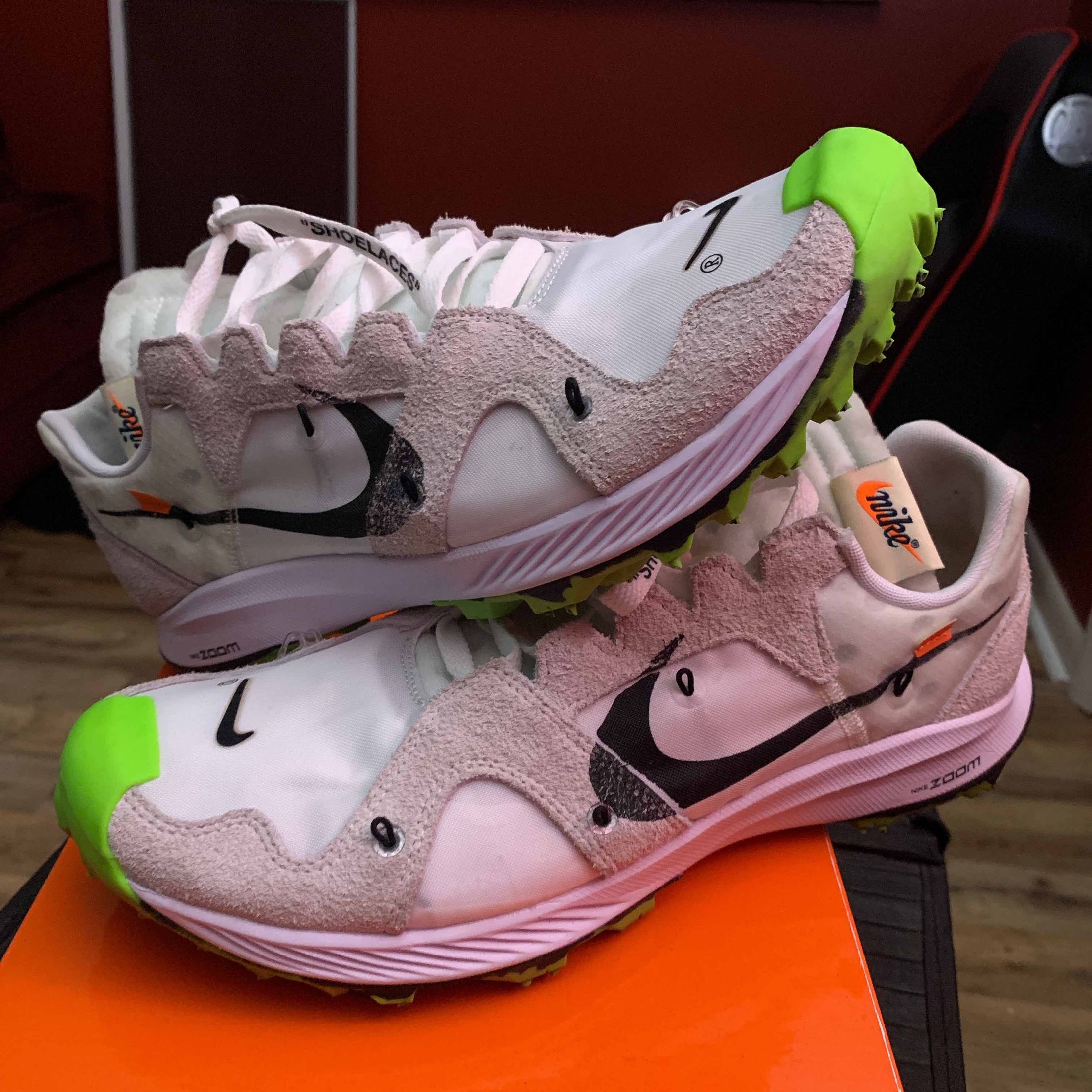 nike off white air zoom terra kiger