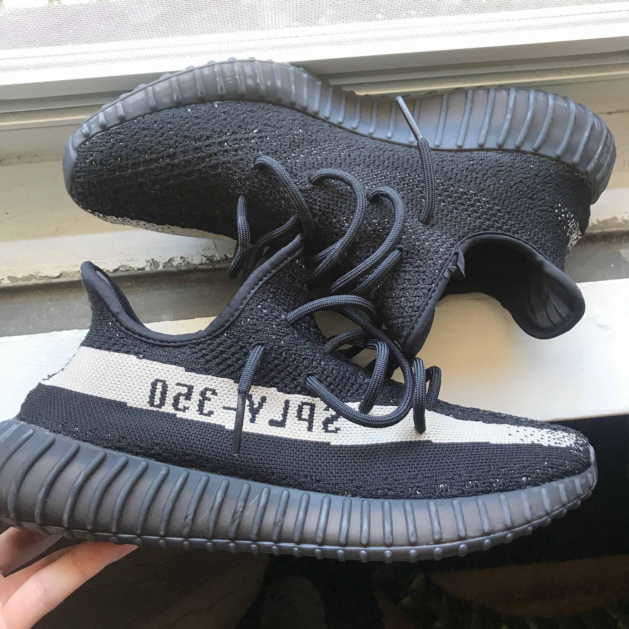 Yeezy Boost 350 V2 'Oreo' - adidas - BY1604 | GOAT