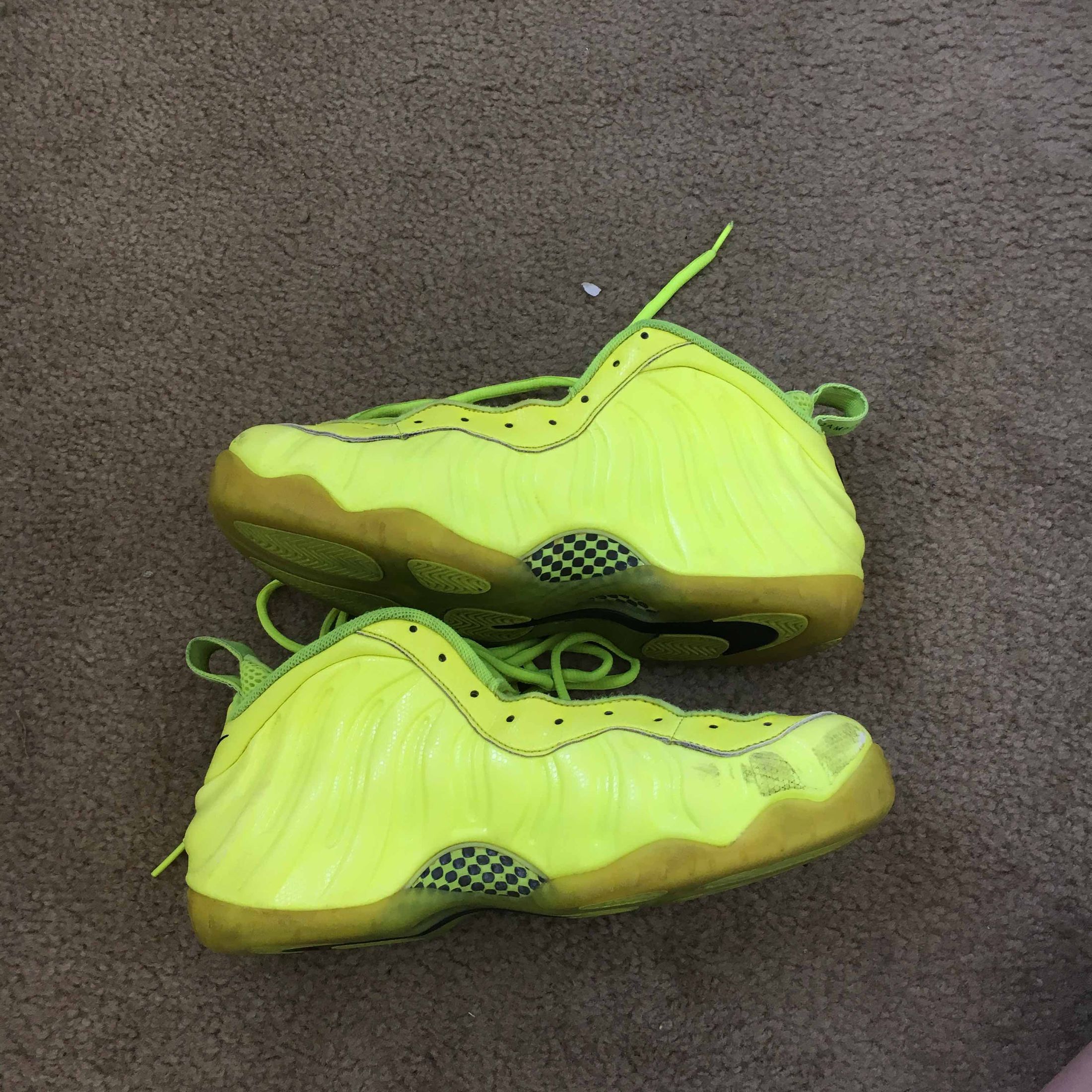 mens volt foamposites