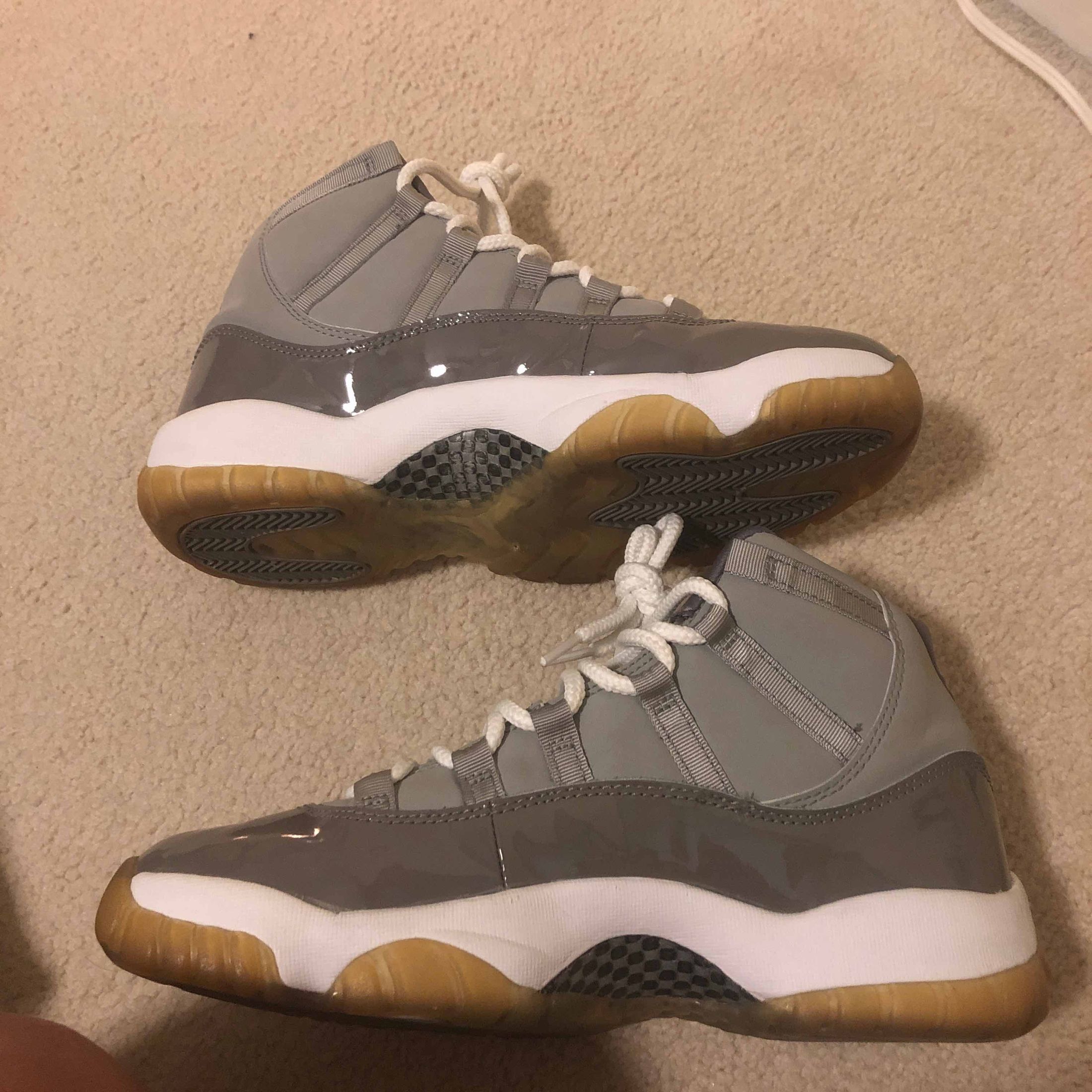 bottom of cool grey 11