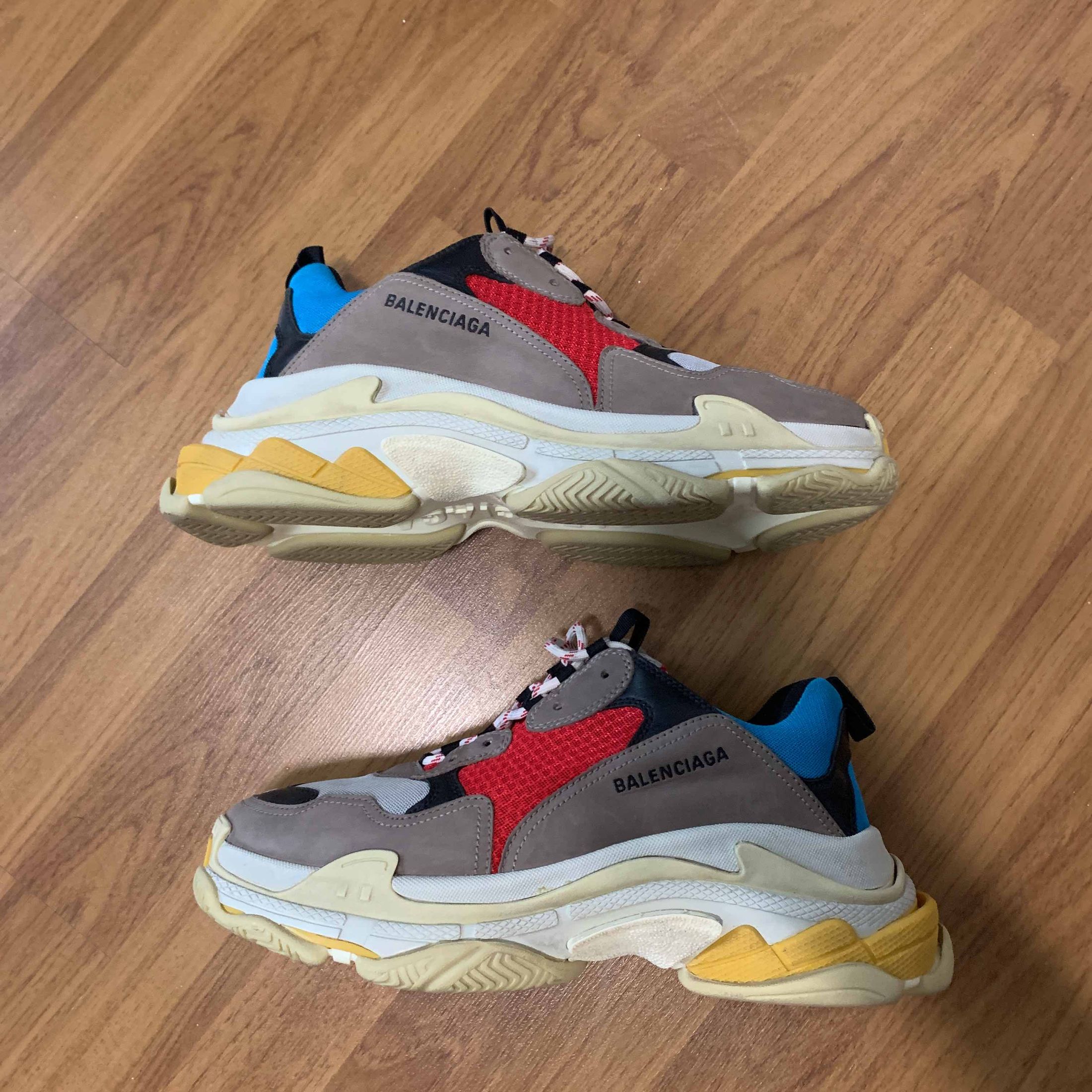 balenciaga triple s blue red
