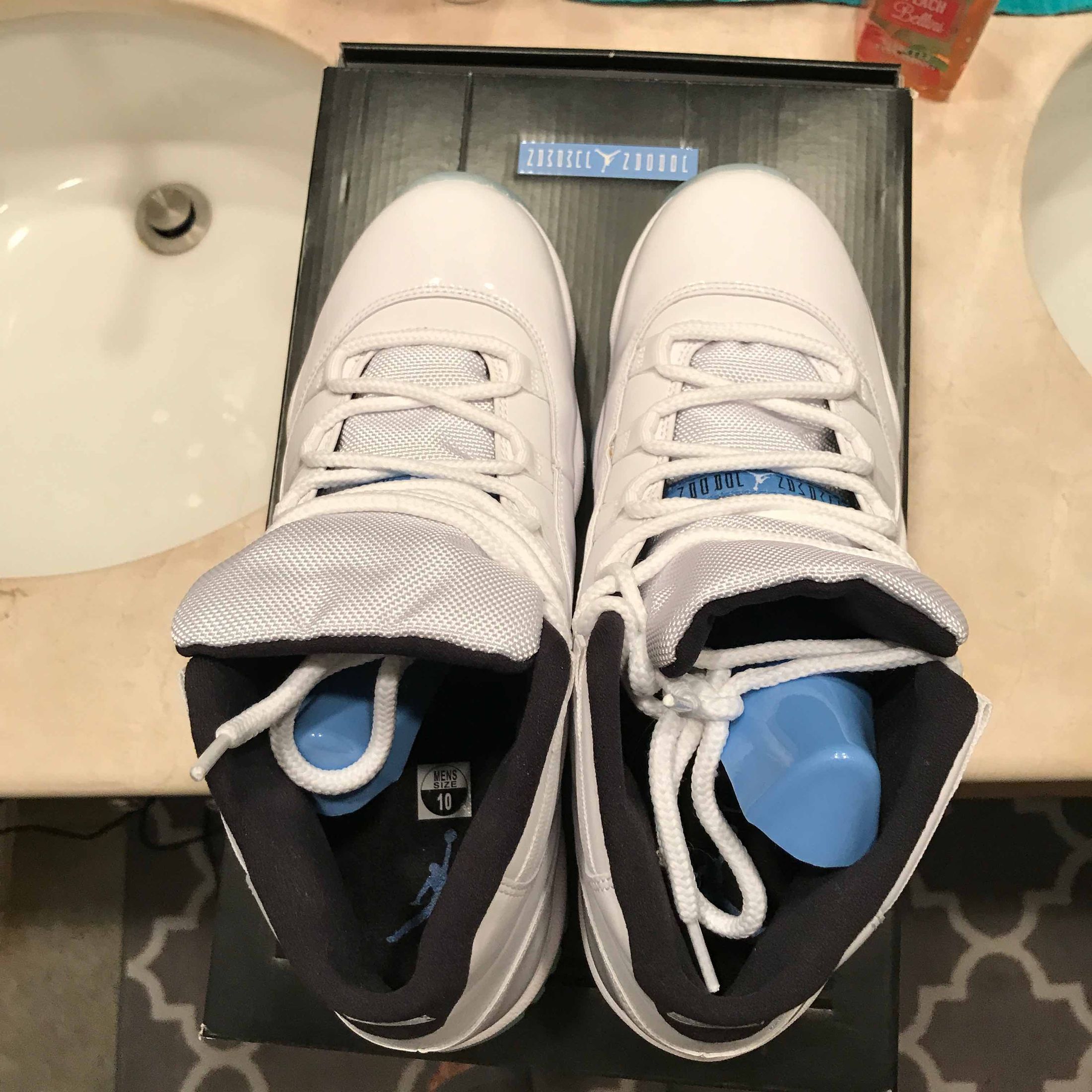 legend blue 11 low goat