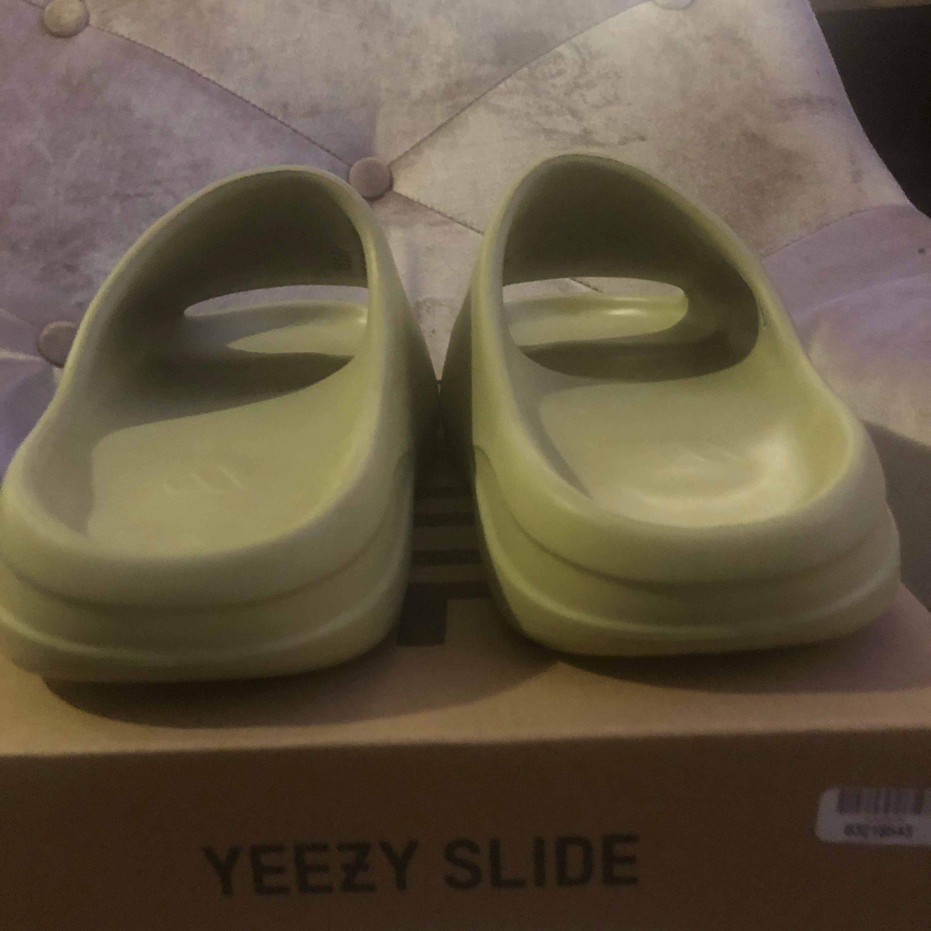 Yeezy Slides 'Resin' - adidas - FX0494 | GOAT