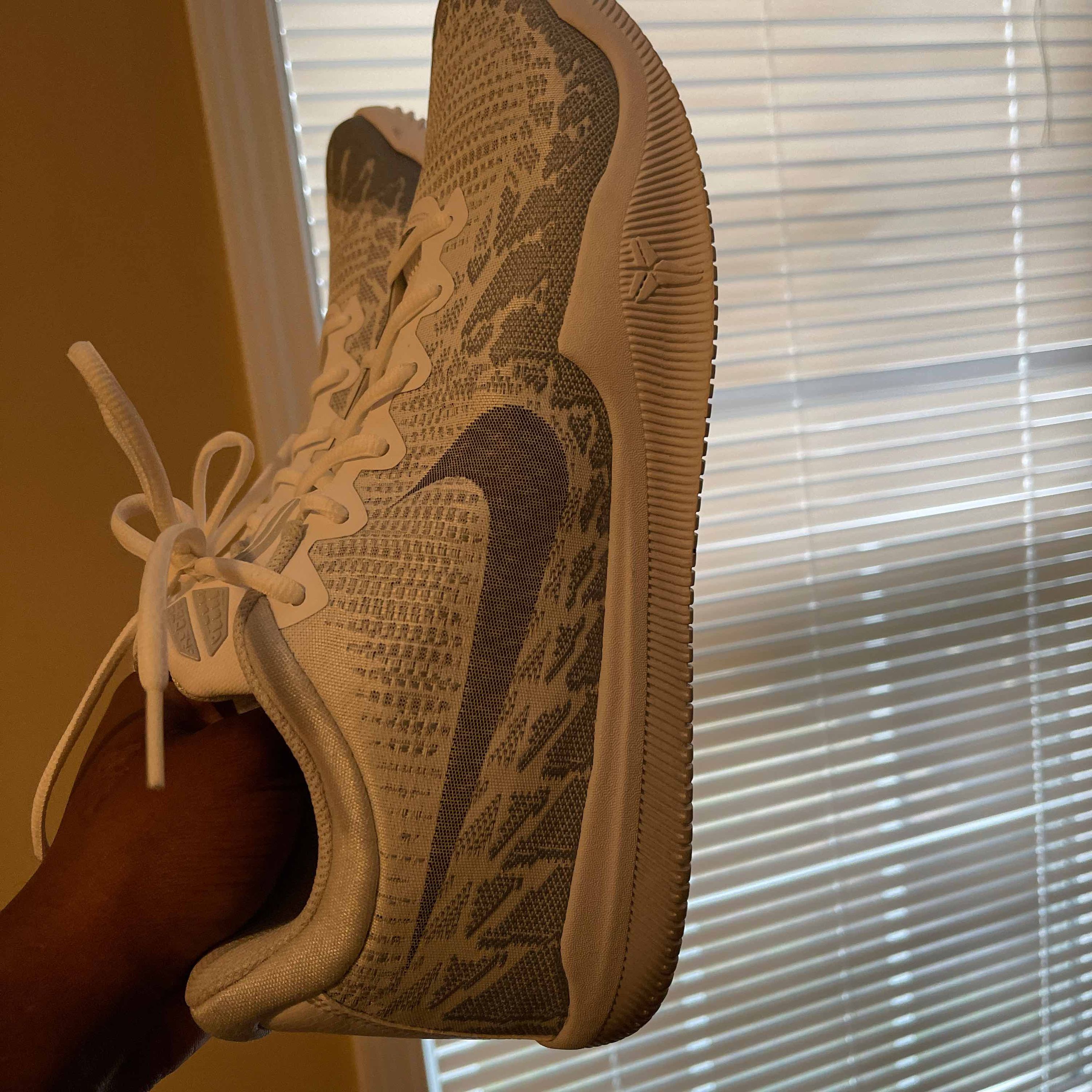 nike mamba rage pure platinum