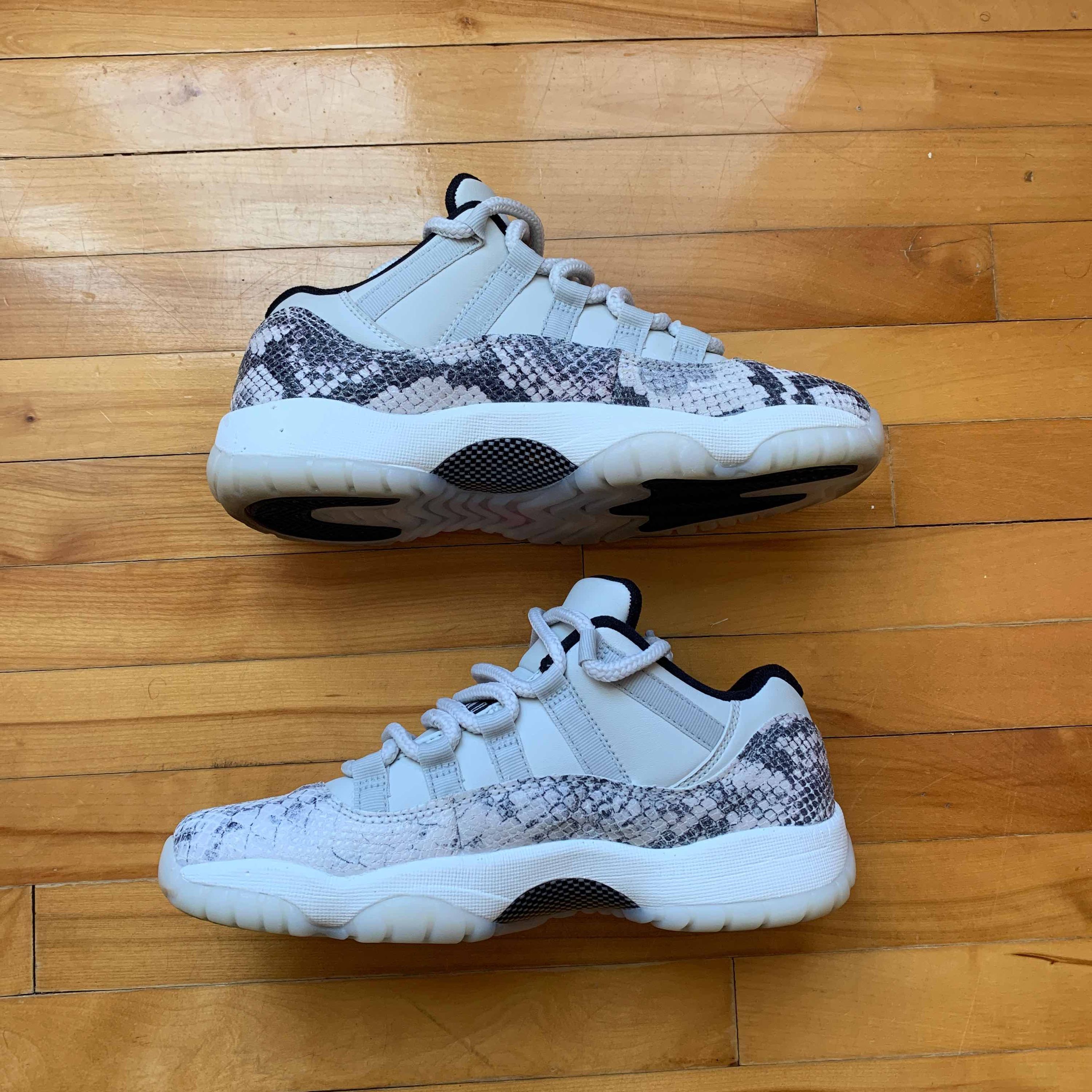 light bone jordan 11