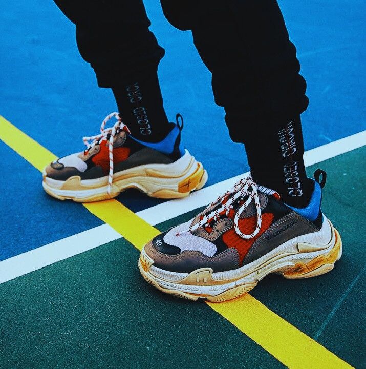 balenciaga triple s tongue