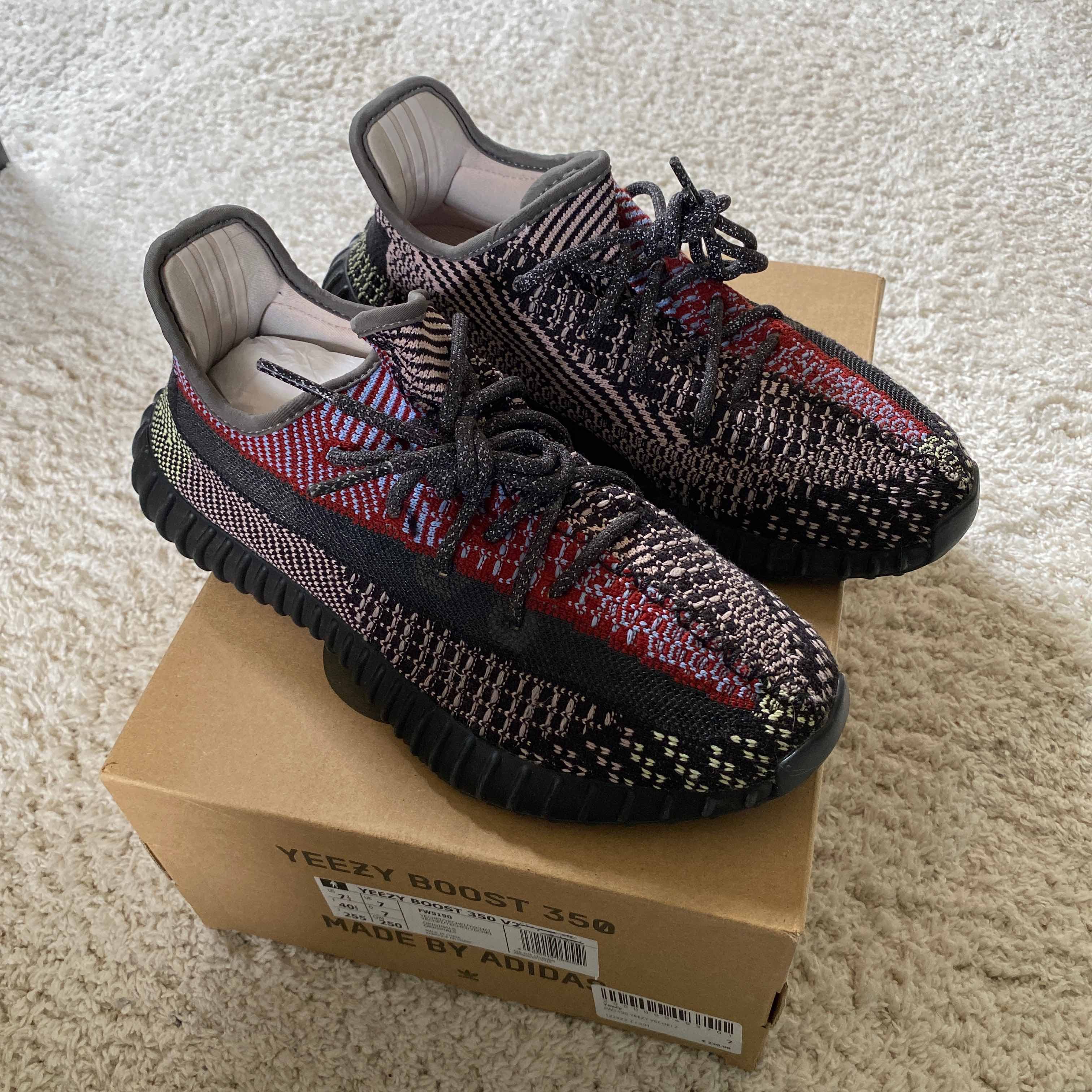 Yeezy boost 350 goat top