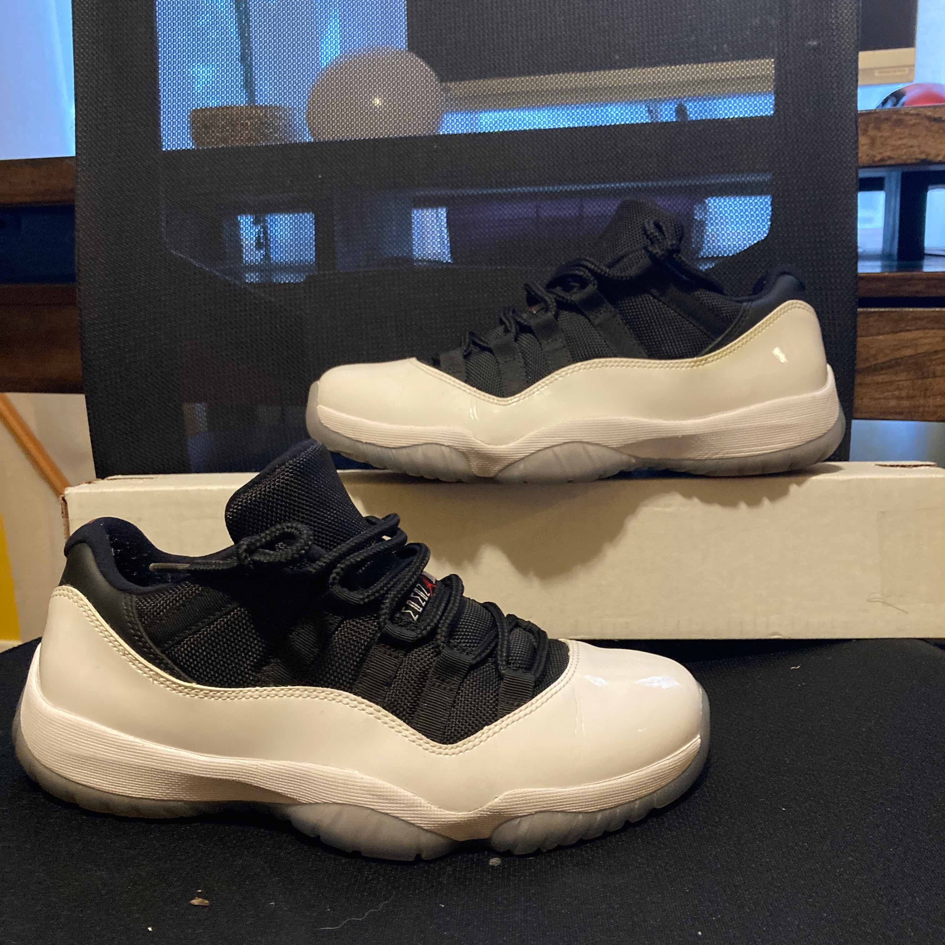 jordan 11 tuxedo