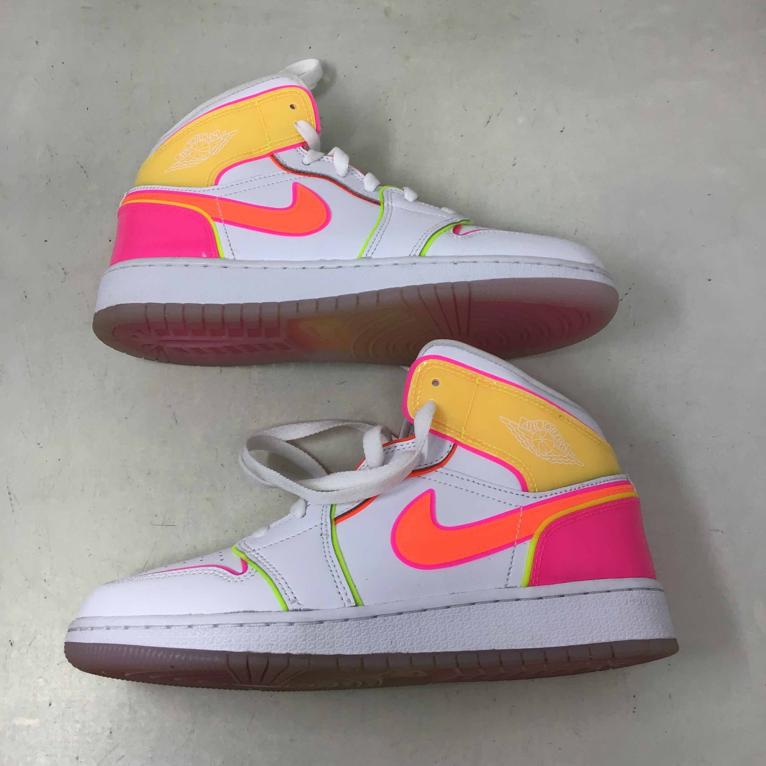 jordan 1 mid edge