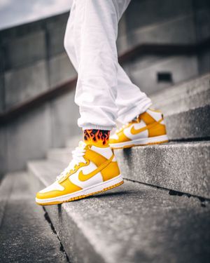 wmns dunk high dark sulfur