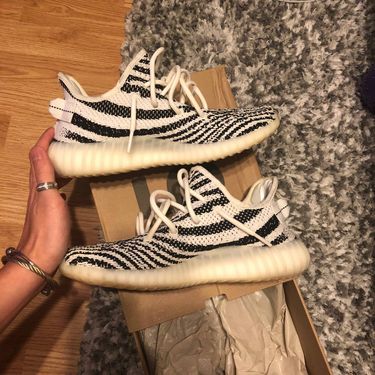 Yeezy Boost 350 V2 'Zebra' - adidas - CP9654 | GOAT