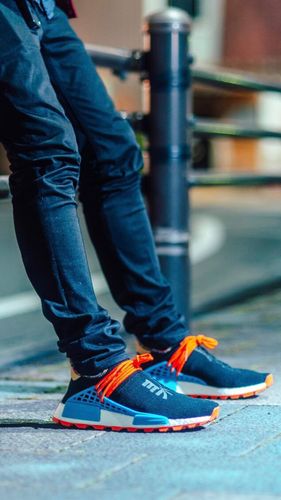 human race inspiration pack on feet