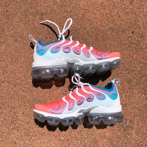 vapormax plus lava