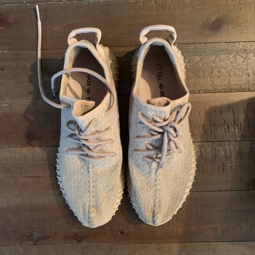 yeezy aq2661