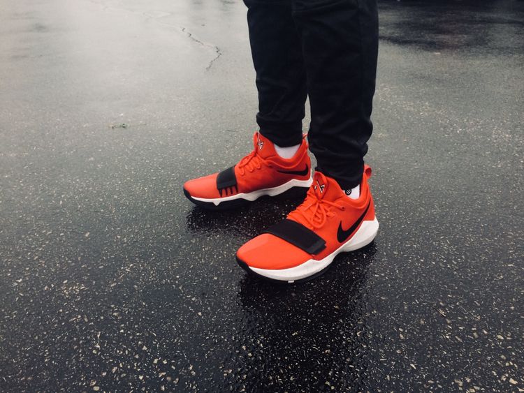 university red nike joggers