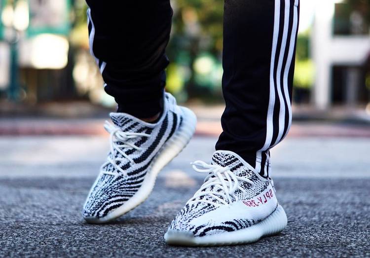 Yeezy Boost 350 V2 Zebra Adidas Cp9654 Goat