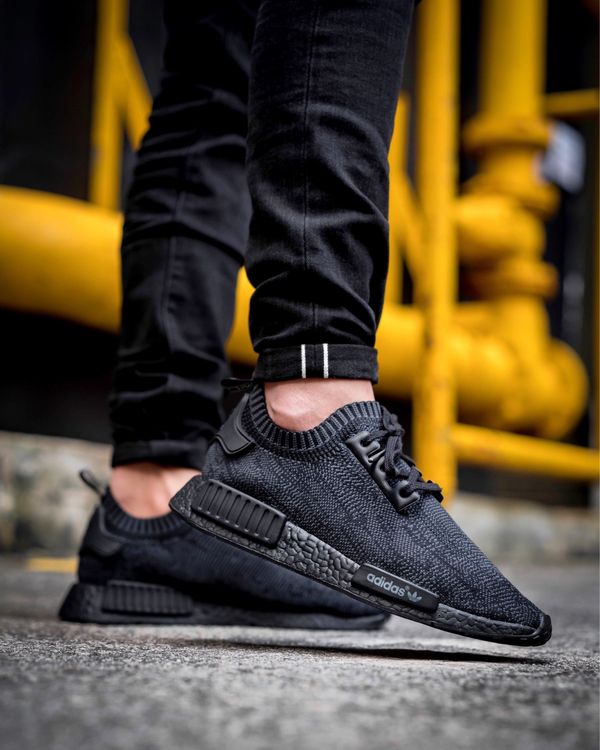 pitch black adidas nmd_r1