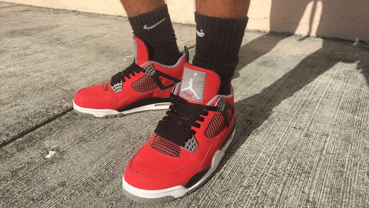 jordan 4 toro bravo on feet