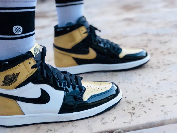 aj1 gold toe