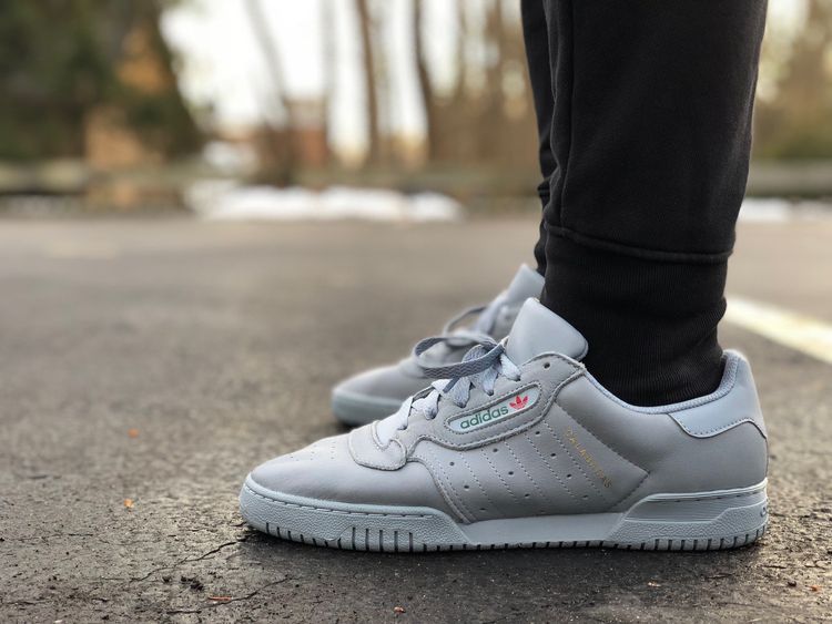 yeezy calabasas luna