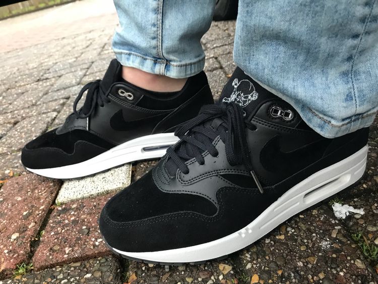 nike air max 90 premium rebel skulls