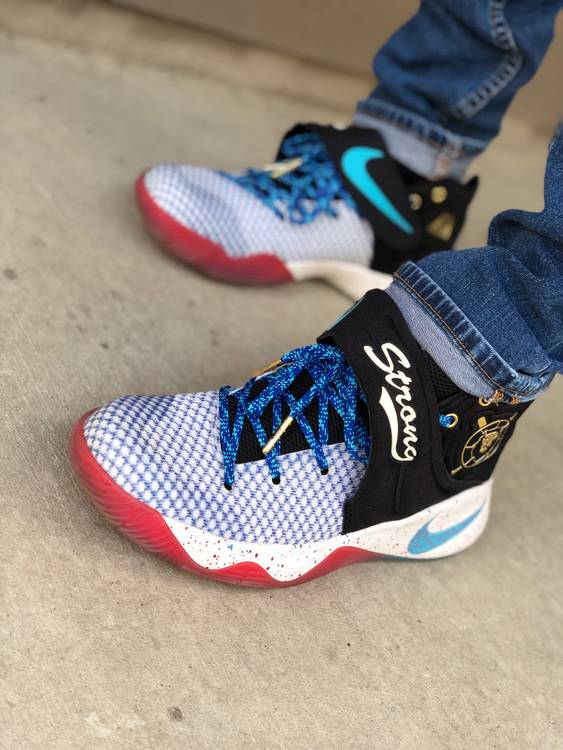 kyrie 2 on feet