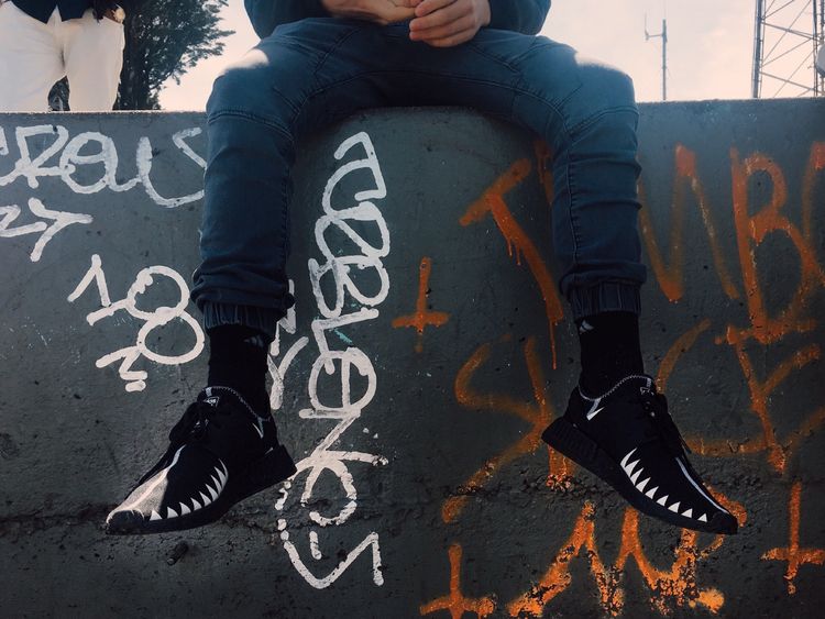 neighborhood x nmd r1 primeknit