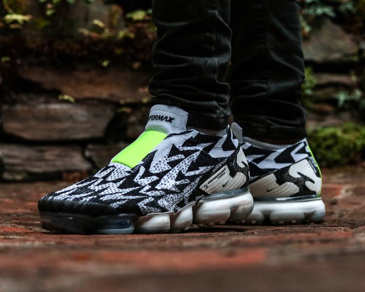 Acronym x Air VaporMax Moc 2 'Light Bone' - Nike - AQ0996 001 | GOAT