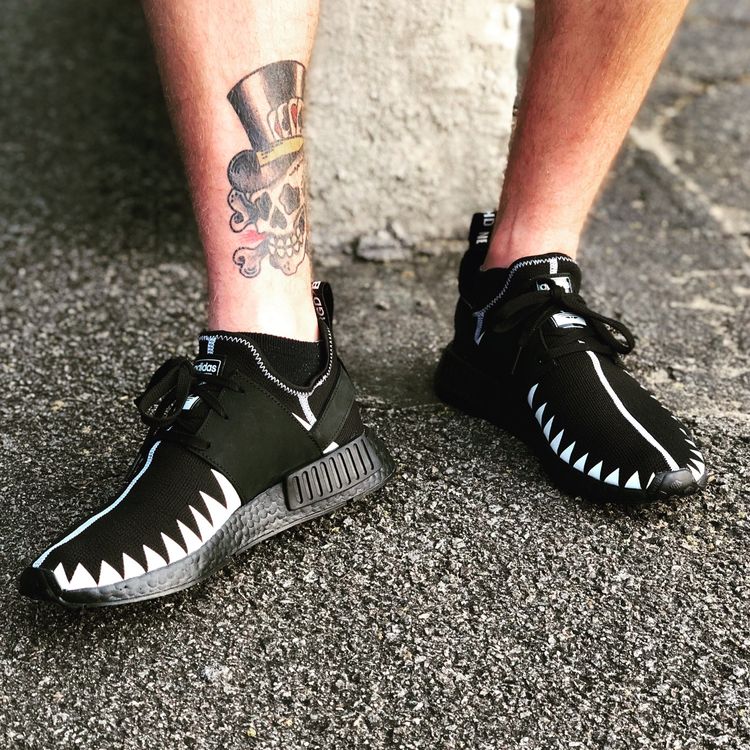 neighborhood x nmd r1 primeknit