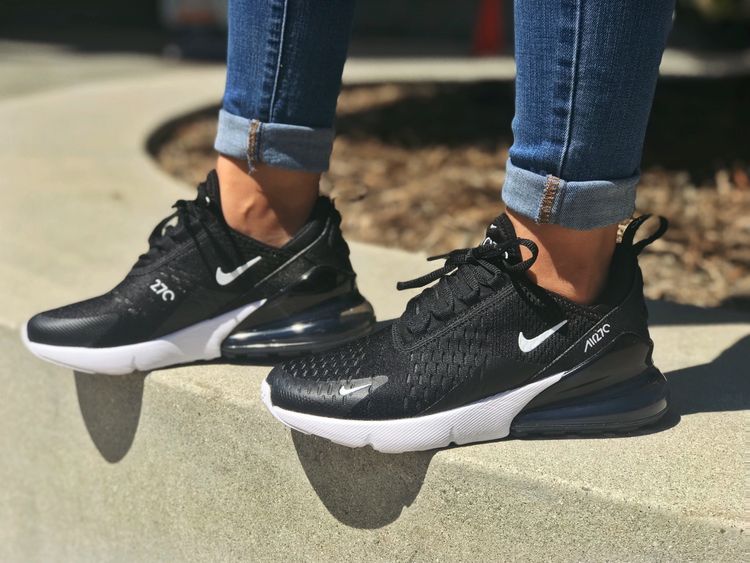 nike air max 270 black and white