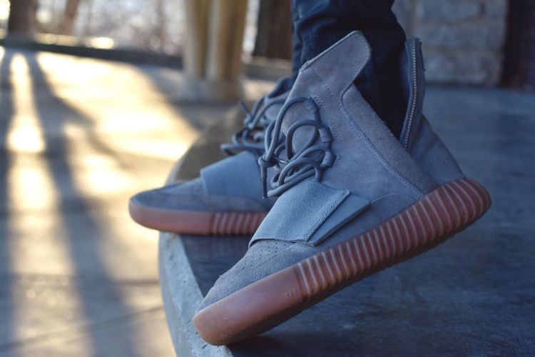 yeezy 750 grey on feet