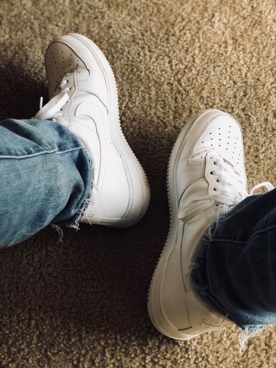 air force white on feet