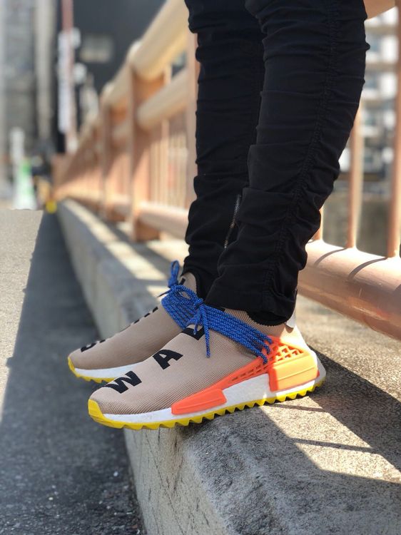 human race on feet