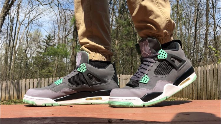jordan 4 green glow on feet