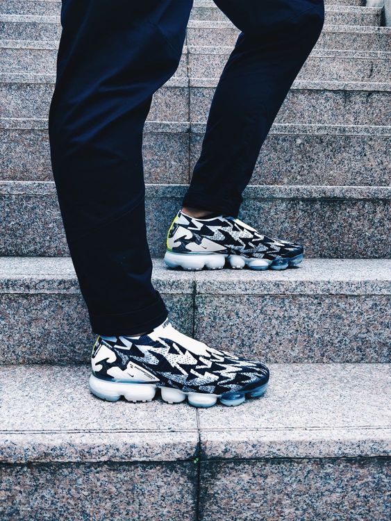 Acronym x Air VaporMax Moc 2 'Light Bone' - Nike - AQ0996 001 | GOAT