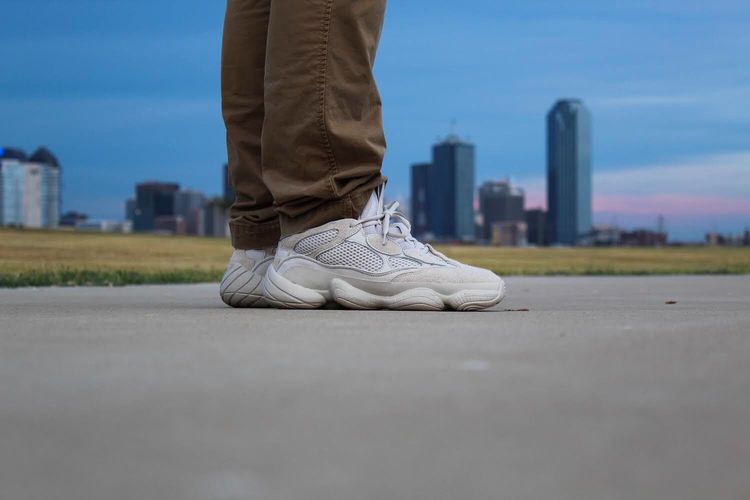 Yeezy 500 со штанами