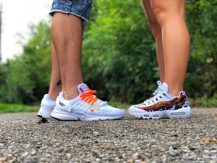 off white black presto on feet