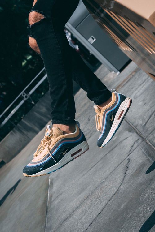 air max sean wotherspoon on feet