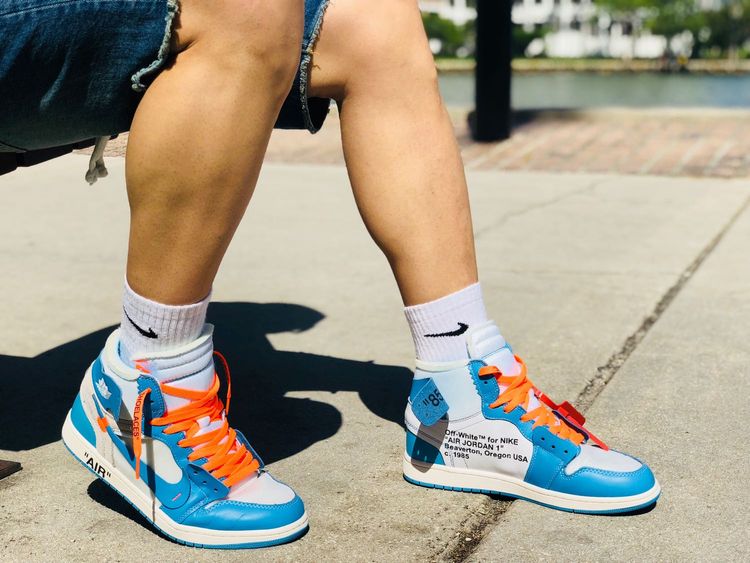 air jordan 1 off white unc on feet