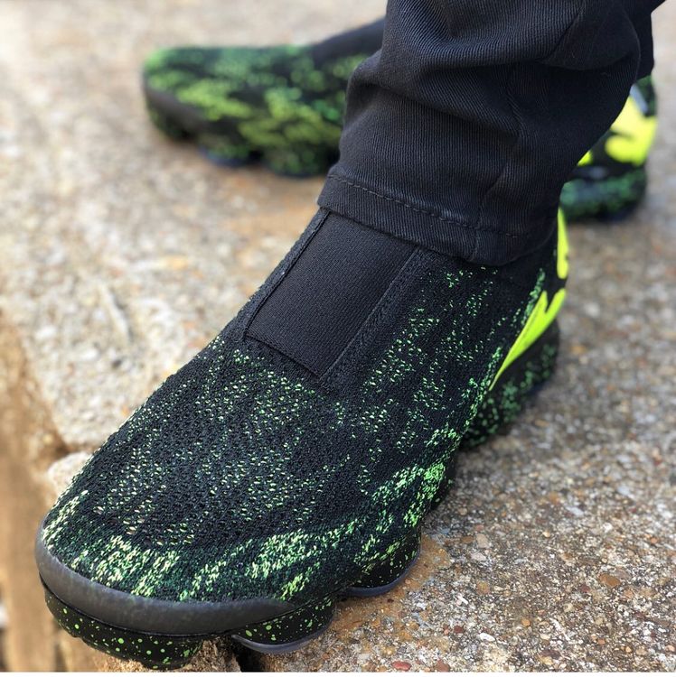 acronym x vapormax moc 2
