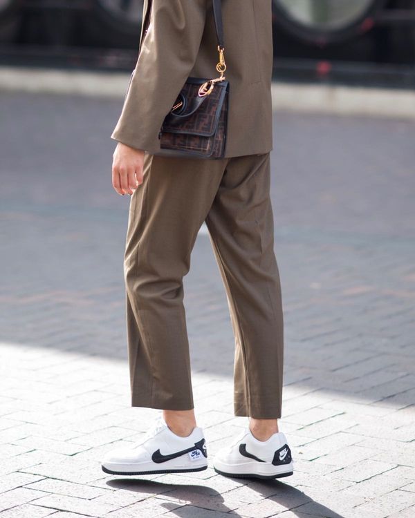 nike jester black and white