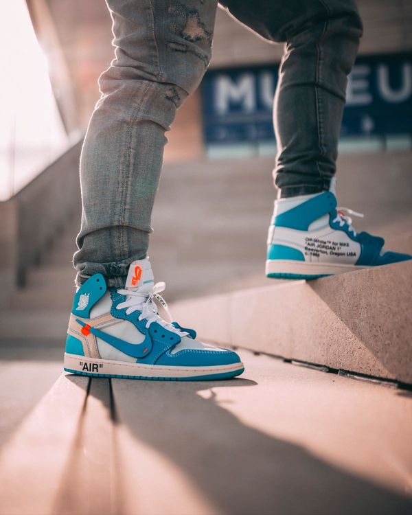 off white jordan 1 unc on feet