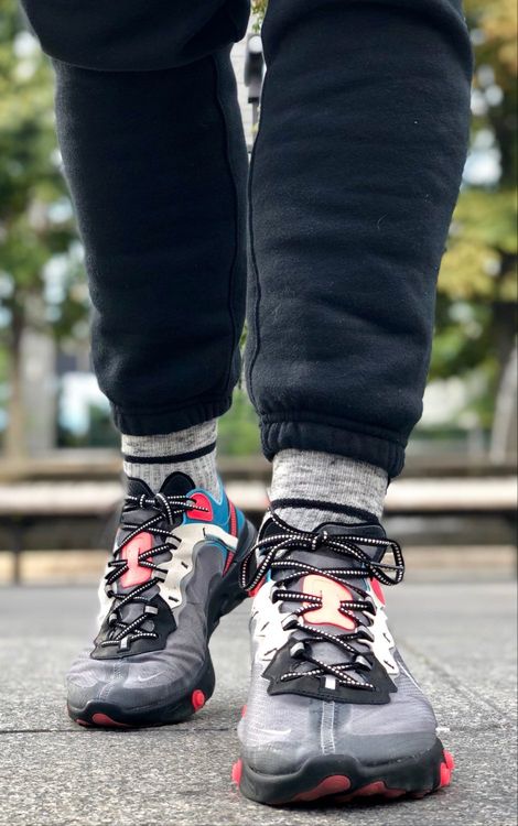 react element 87 solar red on feet