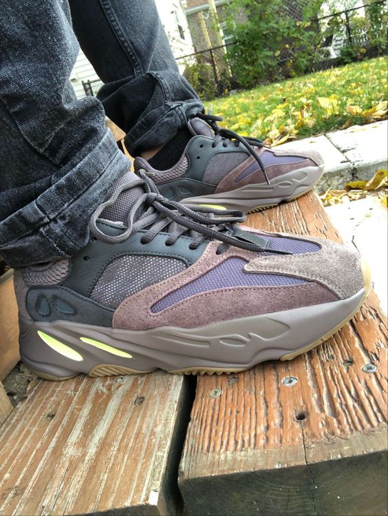 Yeezy Boost 700 'Mauve' - adidas - EE9614 | GOAT