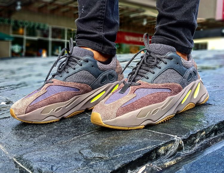 yeezy boost 700 mauve ee9614 Sell at a low price OFF new Random .Next 50 70