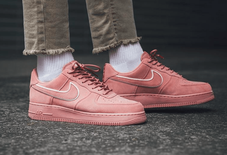 Nike air force 1 07 lv8 suede red stardust sales