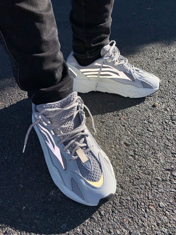 yeezy 700 static on foot