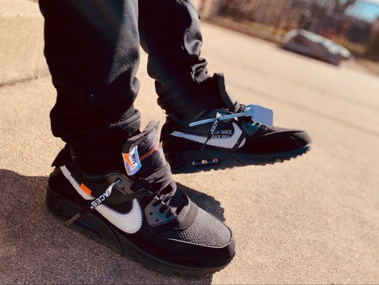 air max 90 off white on feet