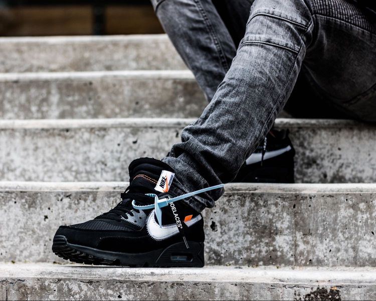 off white air max 90 black on feet